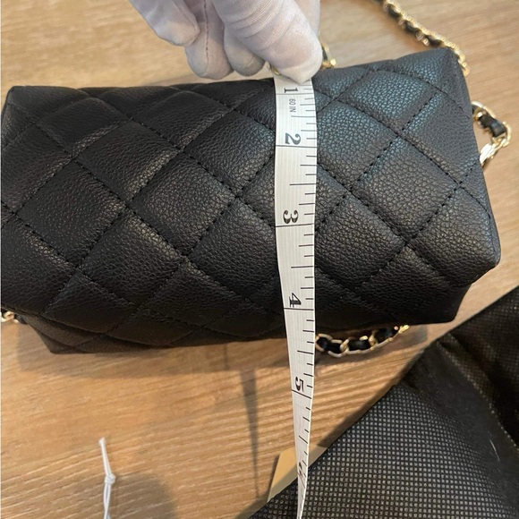 Chanel Quilted Bag with chain - Picture 3 of 7